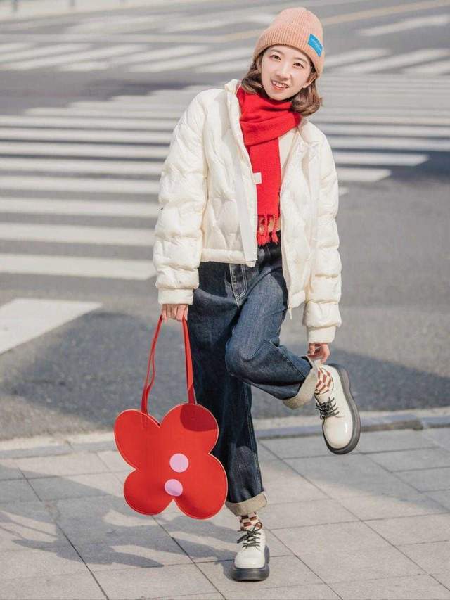 搭配|冬季羽绒服就该这样穿,不露脖子也不露腿,既实用又保暖,超好看