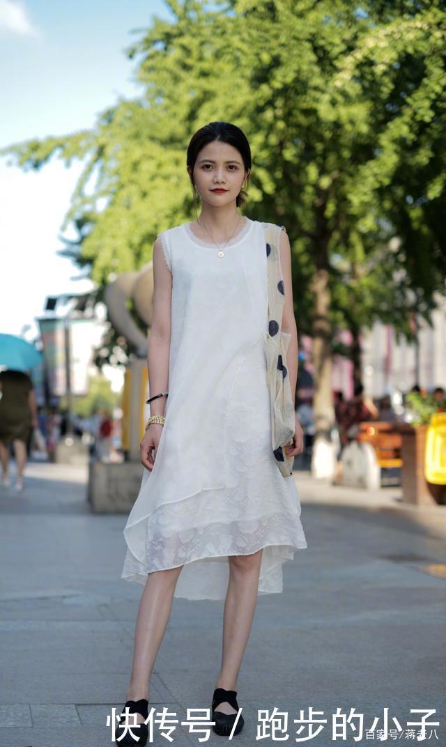 美女街拍寒玉本无心,奈何总深情。入我相思门,知我相思亦有甜