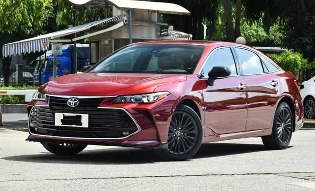 丰田亚洲龙定位更高的丰田中级轿车,满足