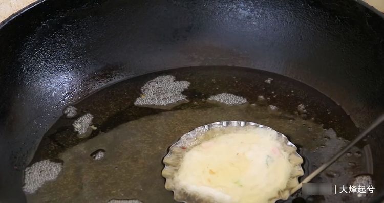 面粉加鸡蛋做法,不蒸不烙,外酥里软,早餐再也不用出去买了