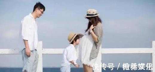 弟弟|姐姐拥抱弟弟的瞬间,感动了多少网友,二胎家庭非常和睦