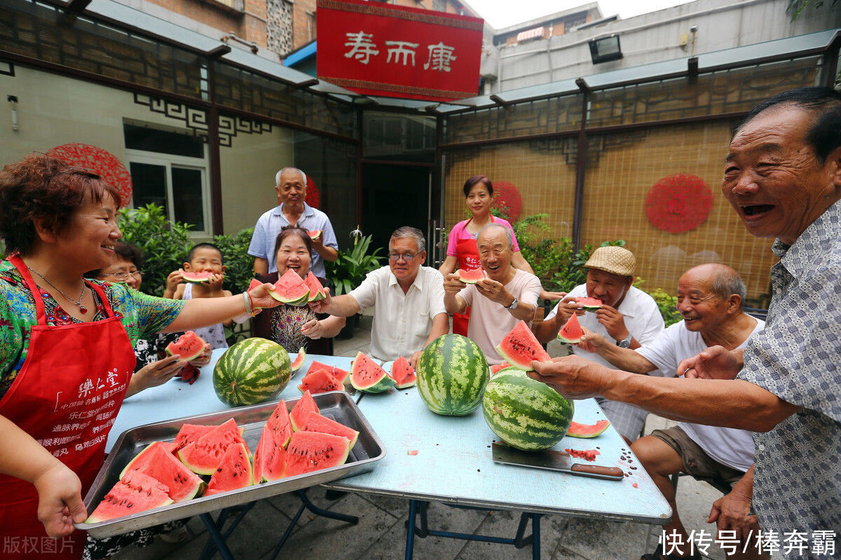农村|立秋到,农村立秋习俗要做到“一贴二啃三吃”,指的是啥呢?