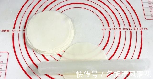 面饼|香甜软糯的红薯芝麻煎饼,好吃可口,美味健康!
