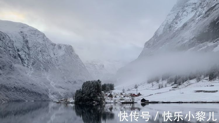 高冷|富有内涵，从不浮躁虚伪的星座，洞察力敏锐，内心强大却低调从容