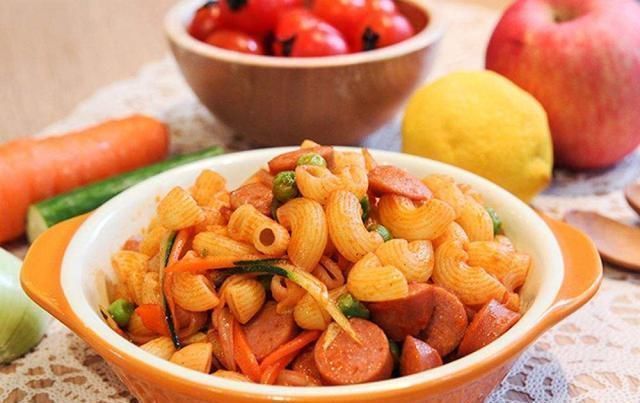 泡面|这4种主食最容易长肉,米饭油条只能靠边站,第3种食物越吃越胖