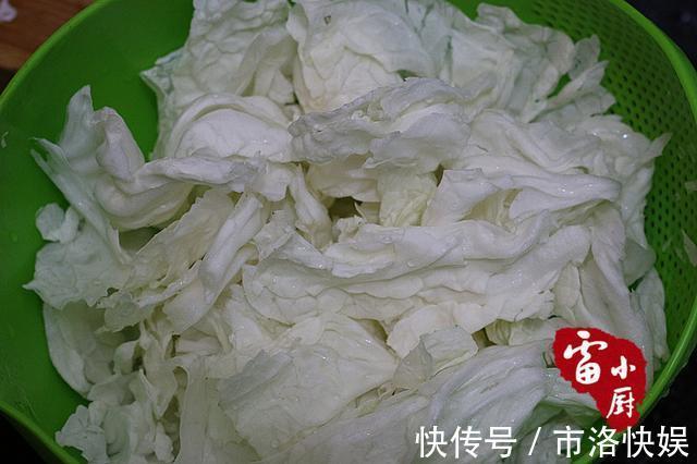 冬季当家菜,一块钱一斤,煮了一大锅,都喊没吃够,再来一锅,服
