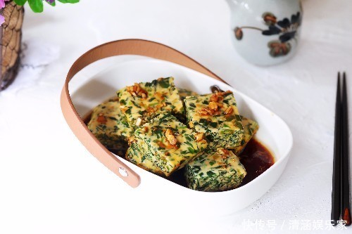 蘸汁菠菜鸡|菠菜别光炒着吃,加3个鸡蛋,香嫩可口,孩子吃上一口就停不下来