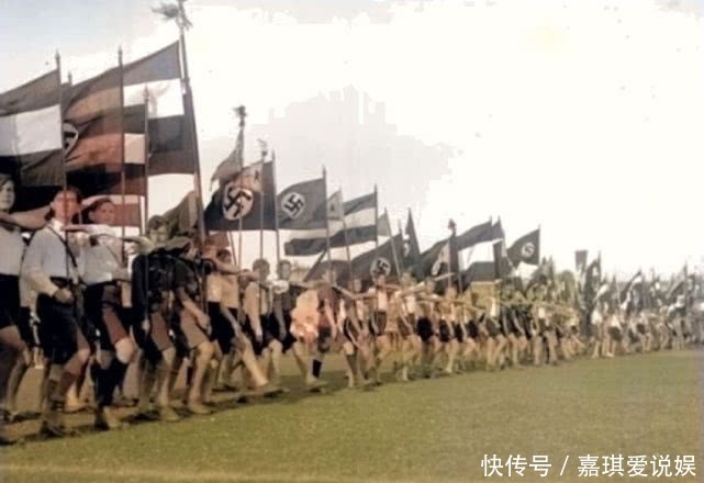 老照片|上色老照片：第三帝国时期狂热的希特勒青年团，时刻准备加入战争