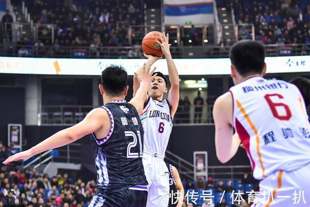 司坤|山东男篮离队第一人!27岁高颜值前锋将告别,本赛季仅出场1分钟