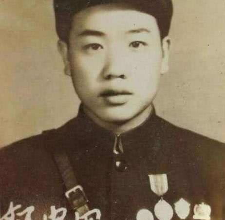 轰炸|志愿军拦住美军退路,遭遇百余架次轰炸,战士在阵地睡觉无一伤亡