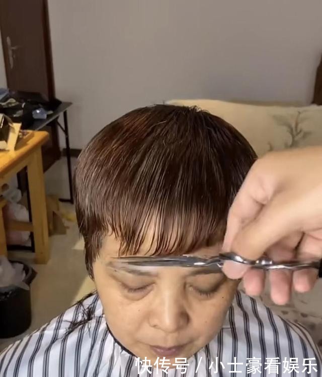 新手给老太太理发教程,简单易学,在家就可以操作