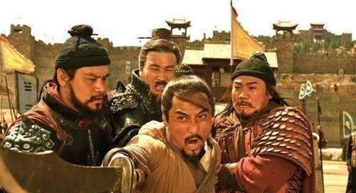 水浒传中,论武艺,关羽的后人关胜,和林冲相比,谁更厉害