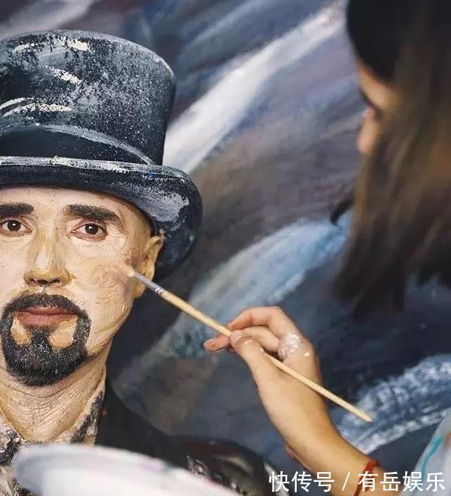 小画家!7岁天才小画家,把真人画进作品,创意堪比毕加索,获得国际认可