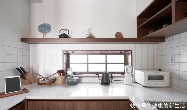 夫妻俩|别人装门位置他们家拆掉,玄关加门包成一间房,装修让人眼前一亮!