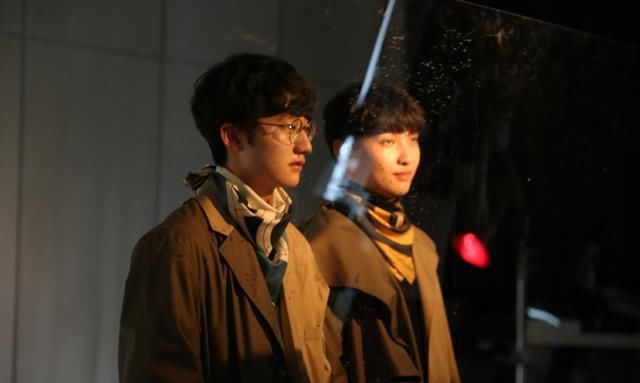 T1|T1“收花圈”事件升级，粉丝线下集合举牌抗议：电竞不是饭圈