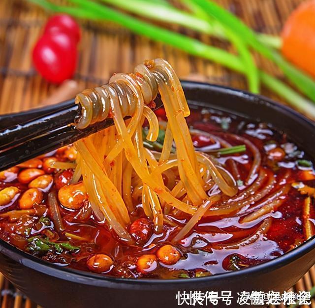 才知道,红薯粉条也有假的,牢记8字选购口诀,轻松识别问题粉条