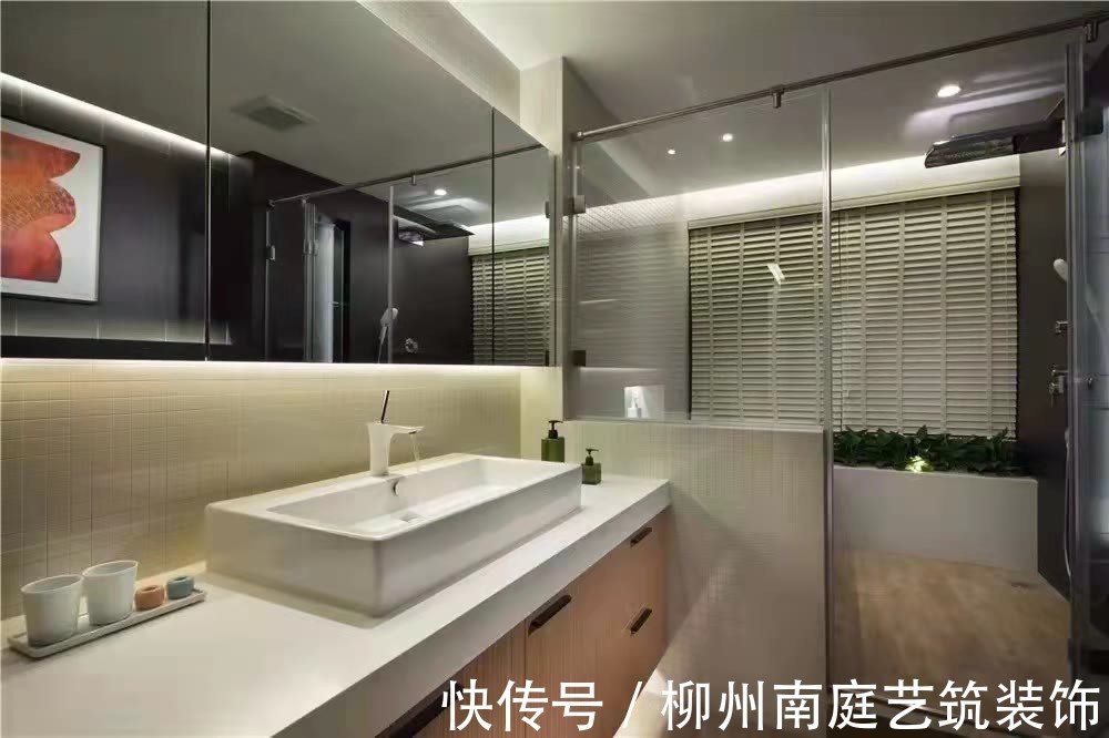 赞+|小户型卫生间如何隔断？新房还没装修的试试玻璃隔断不会过时