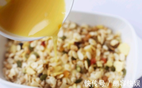 即食麦片|这早餐无油无糖,比蛋糕还好吃,每天1碗体重嗖嗖降,减肥必备