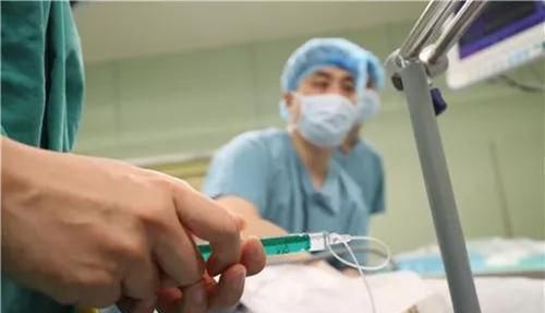 无痛分娩为什么在国外流行，中国的孕妈们却很担心？医生告诉你