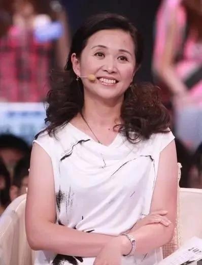 離婚|黃瀾被父逼成女強(qiáng)人，生二胎后離婚，搭檔孟非主持相親節(jié)目惹爭議