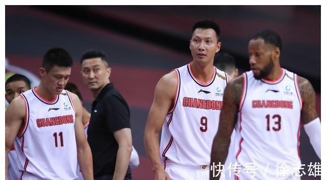 杜锋|顺德赛区马布里和雅尼斯有一拼,邱彪也难受,杜锋躺着进季后赛