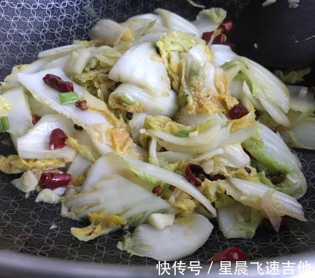 红辣椒|快炒娃娃菜，美美的低脂菜，好吃无负担！
