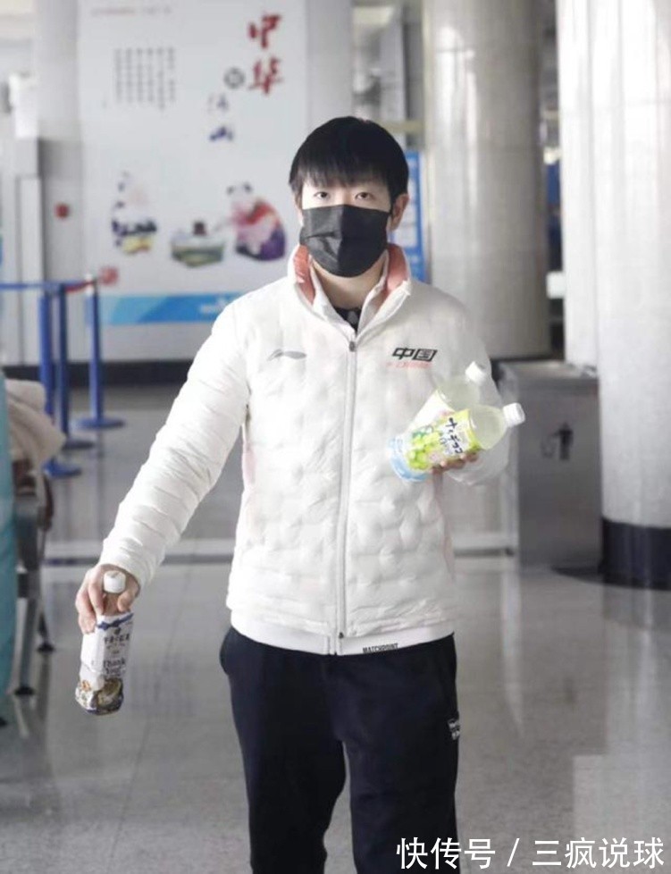 刘诗雯|国乒富婆!刘诗雯怀抱爱犬坐宝马X5,孙颖莎被百万路虎豪车接回家