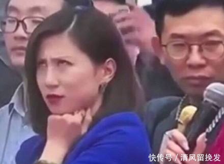 蓝衣|两会蓝衣女记者“翻白眼”火了，但是很明显二次元的更胜一筹！