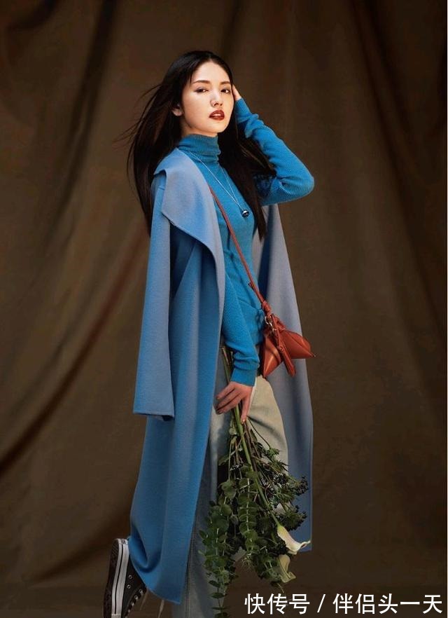 女人味 大衣别买黑色了,今冬流行浅蓝色,减龄优雅又不失温柔女人味!