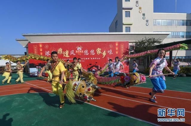  “迎新年”非遗文化进校园