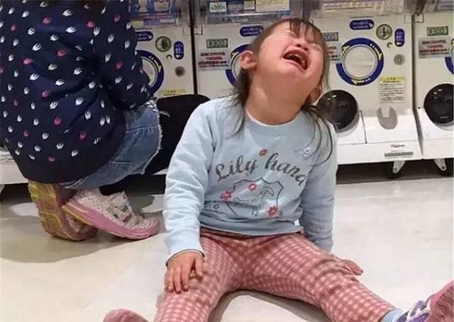 妈妈|''妈妈求你别打了'',6岁孩子痛哭求饶,脾气暴躁的家长有多可怕