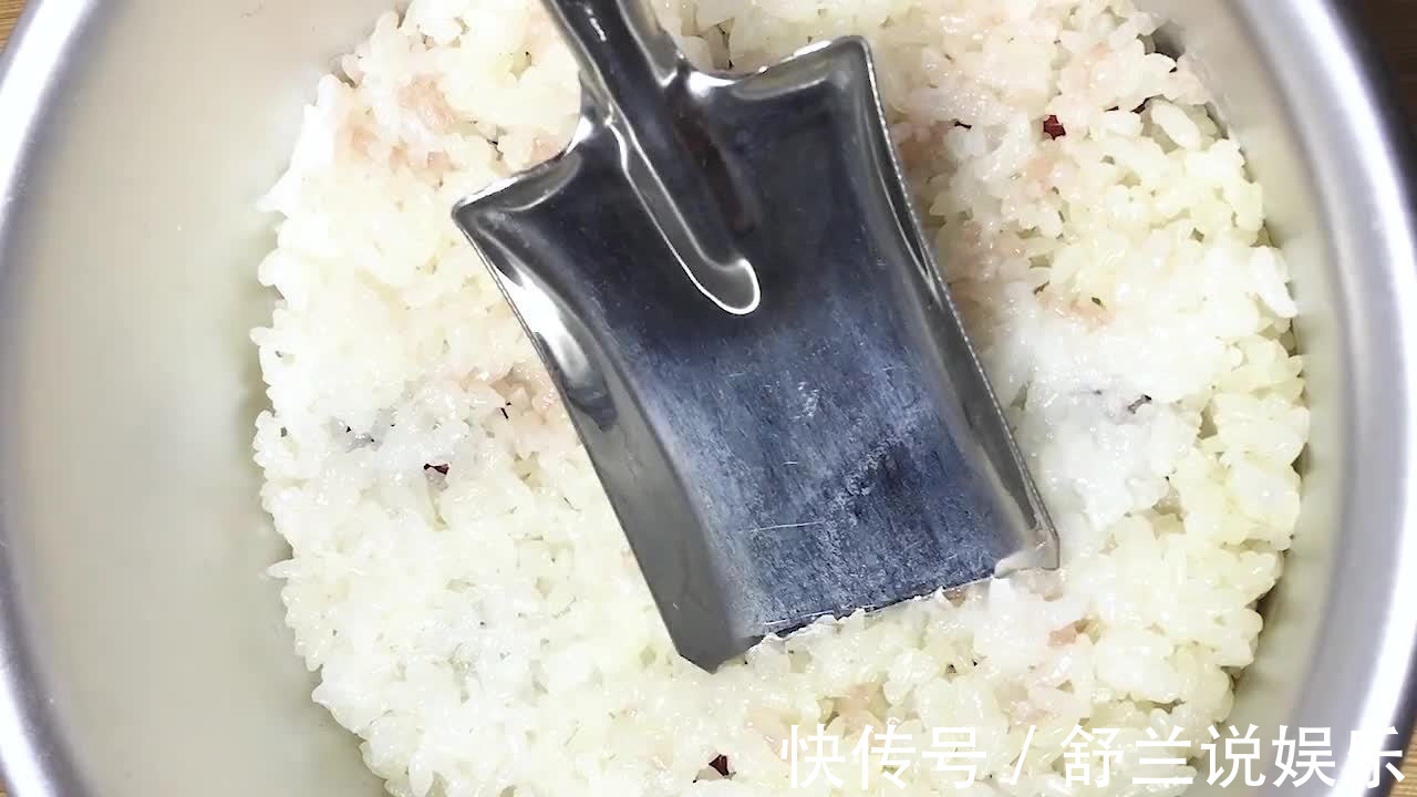 糯米新吃法,多加2样东西,软糯香甜可口,女人常吃美容又养颜!