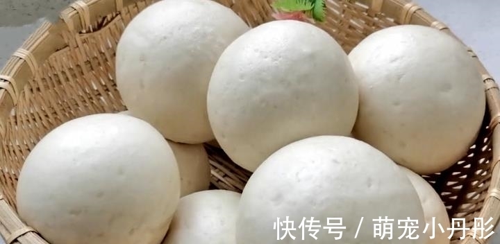 好吃|蒸馒头时,别再傻傻只揉面,多加一步,馒头劲道,好吃不塌陷