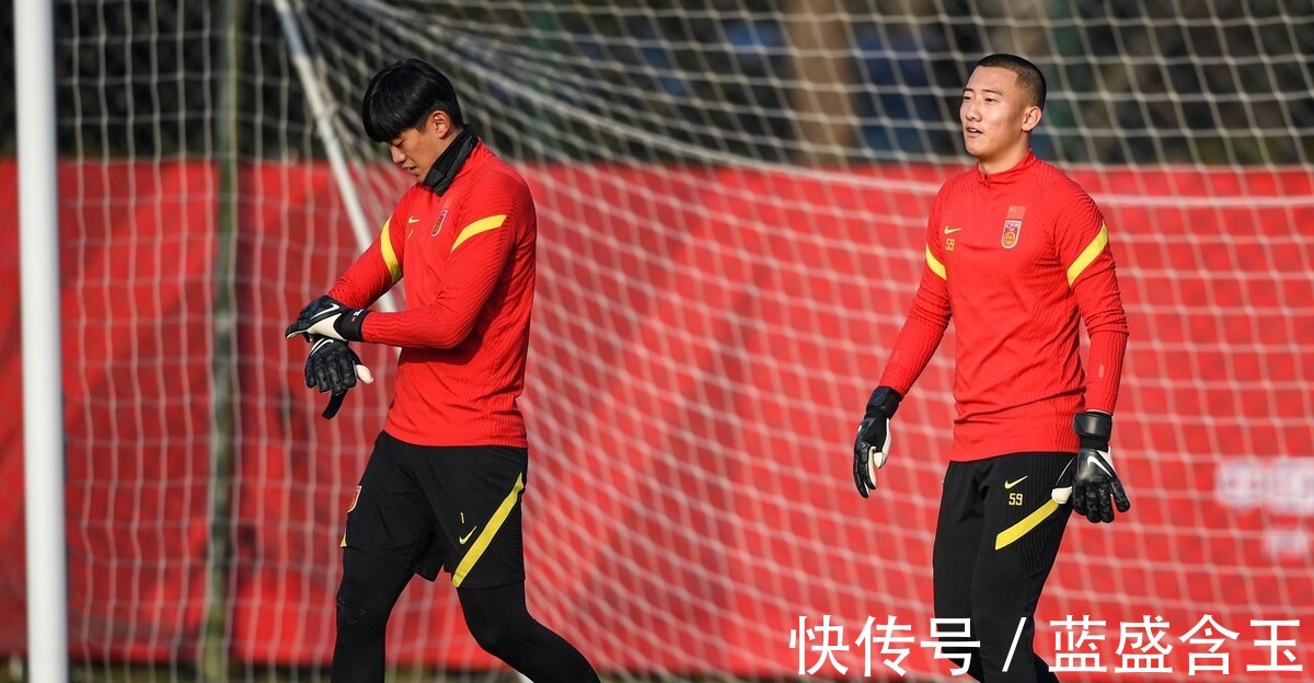 日本女足|中国女足守门员有精彩表现！国足颜骏凌被调侃，李霄鹏要想办法了！