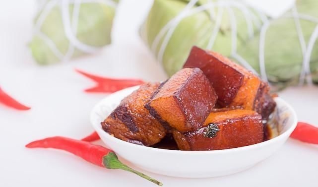 老王|高血脂的人最好不要碰3种食物,多吃一口都是在涨“血脂”,别不当一回事