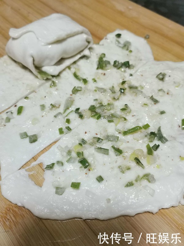 宅在家里老妈教我烙饼,一次烙40张层层分明,半月早餐不早起