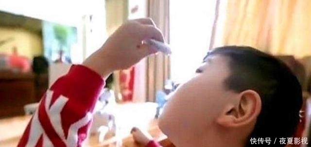 安全隐患|3岁儿子误将502滴入眼,宝爸的一个举动救了孩子,医生比我高明
