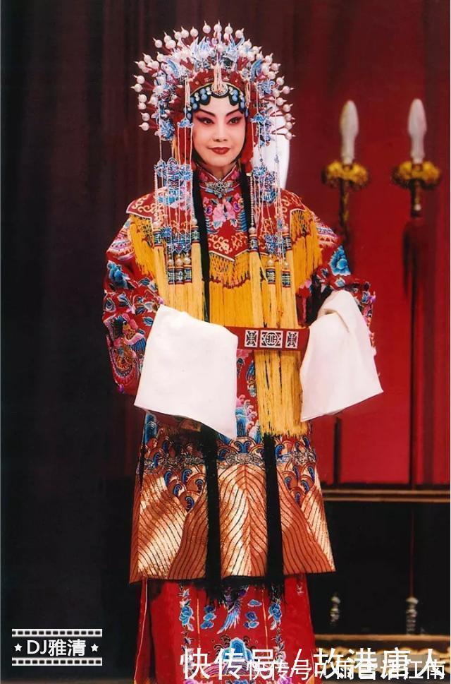 谢瑶环&李维康各时期老照片,从小美到老,图7有高玉倩,最后一张全家福