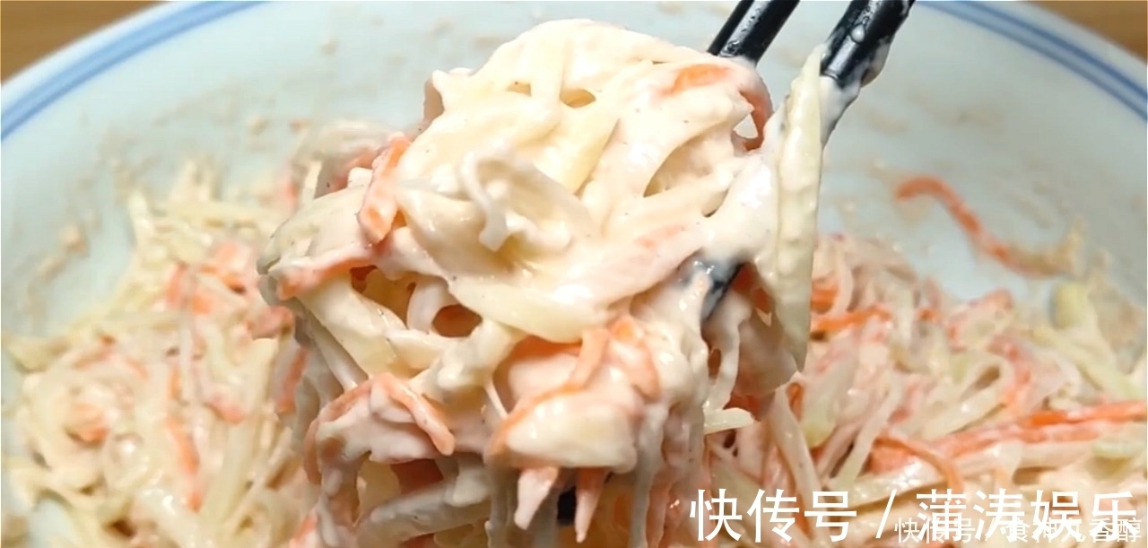 鸡蛋|2个鸡蛋,5个土豆,创意早餐新吃法,上桌就光盘