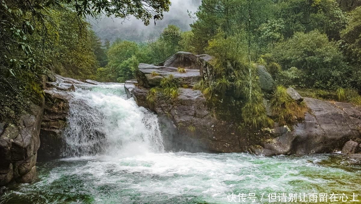 德兴大茅山，天然的避暑胜地，山下还藏着一个“彩虹童话村”