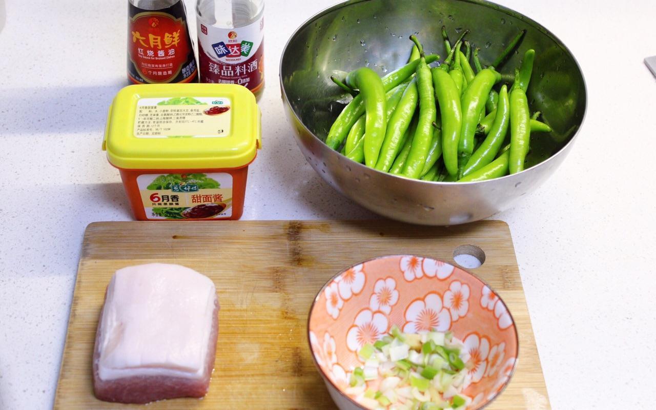 这样做出来的炒肉味道一级棒,一点也不输于饭店,又辣又开胃