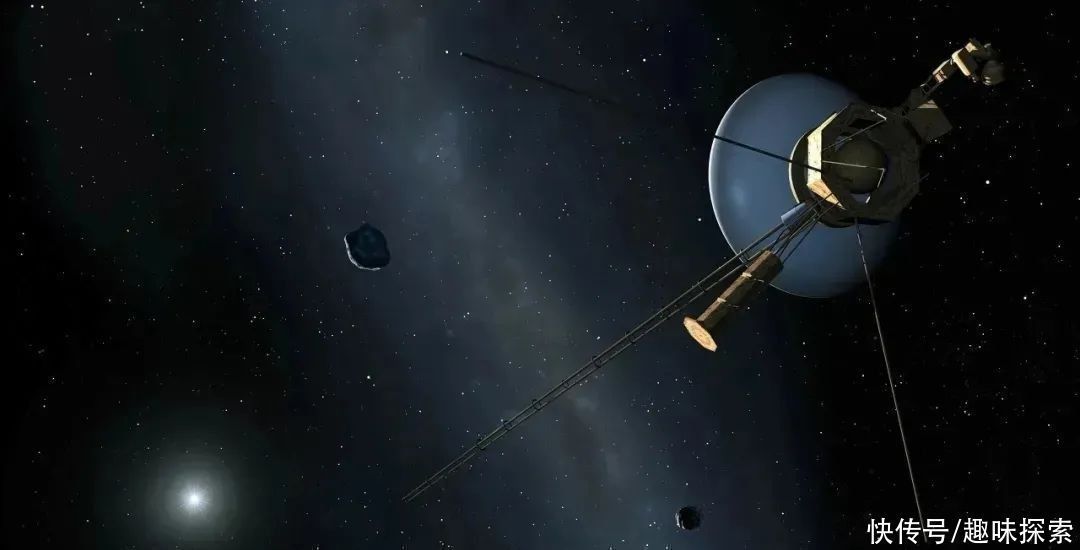 旅行者在227亿公里外发现,一大团物质从太阳系冲出,是什么?