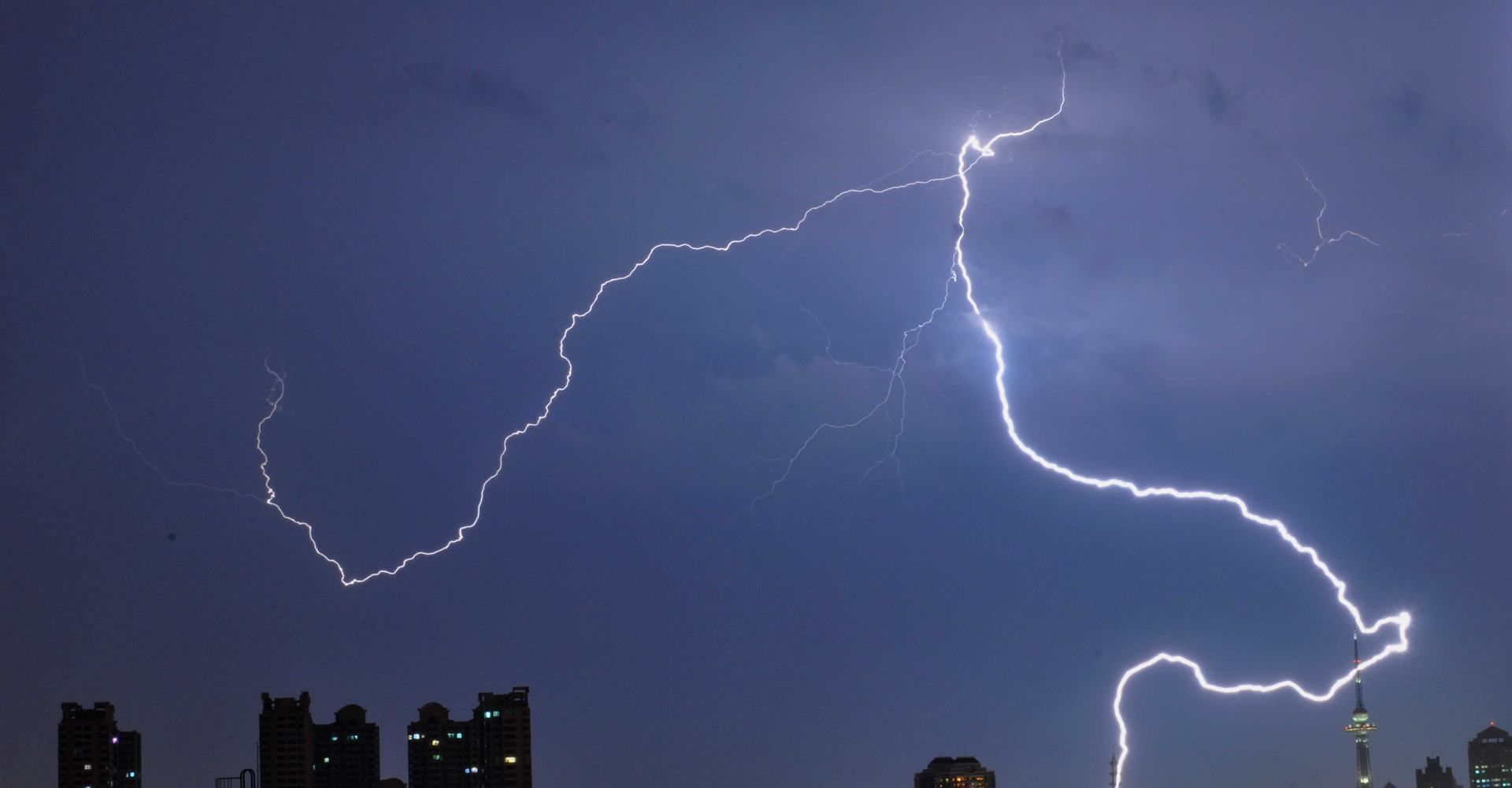 俄罗斯发现水母状飞行物体,疑似来自于太空,它究竟是什么