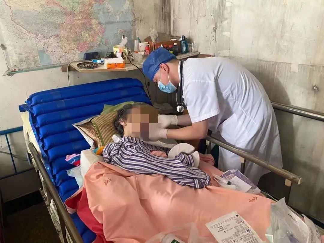 瓯海郭溪为失能老人送医上门