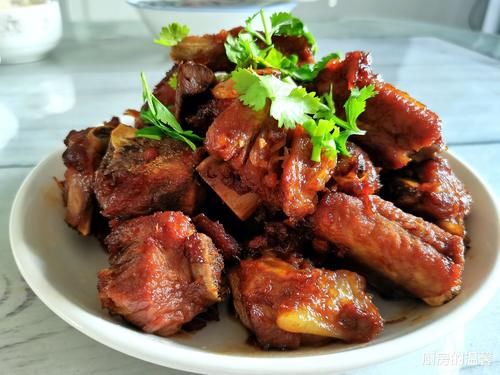 挑选20道菜肴分享，口感丰富鲜香不腻，每次上桌抢光光