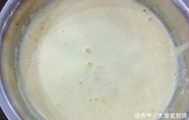 蛋糕最简单的做法,不用分离蛋白蛋黄,蓬松暄软,没有烤箱也能做