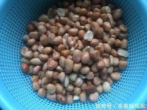 空腹吃|早上空腹吃几粒花生,3个好处找上门,坚持半月效果很明显