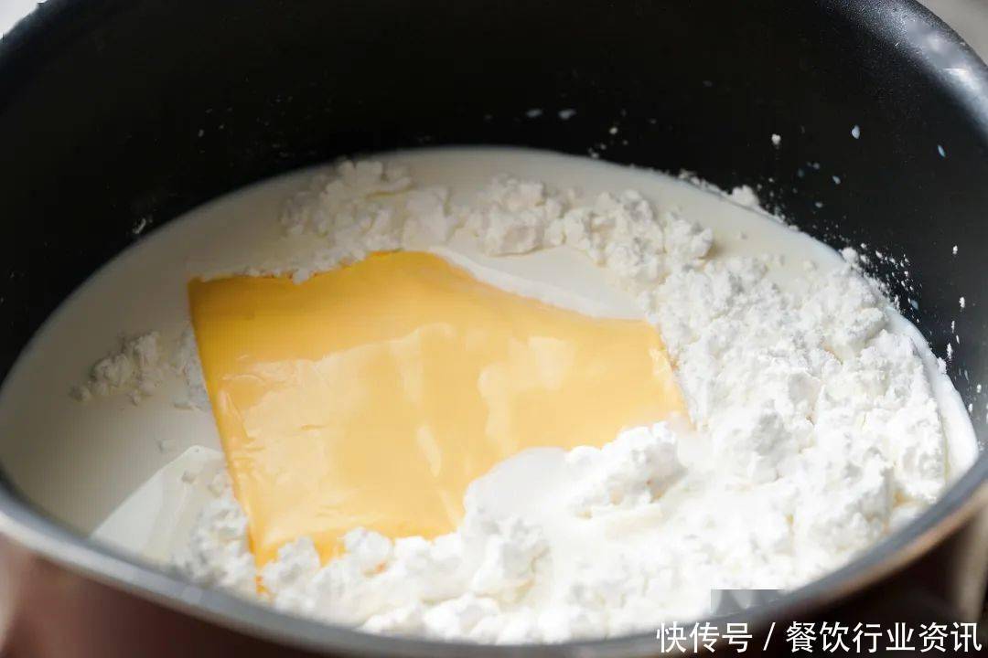 全网最火的牛奶吃法!5种原料4步搞定,比蛋糕好吃100倍