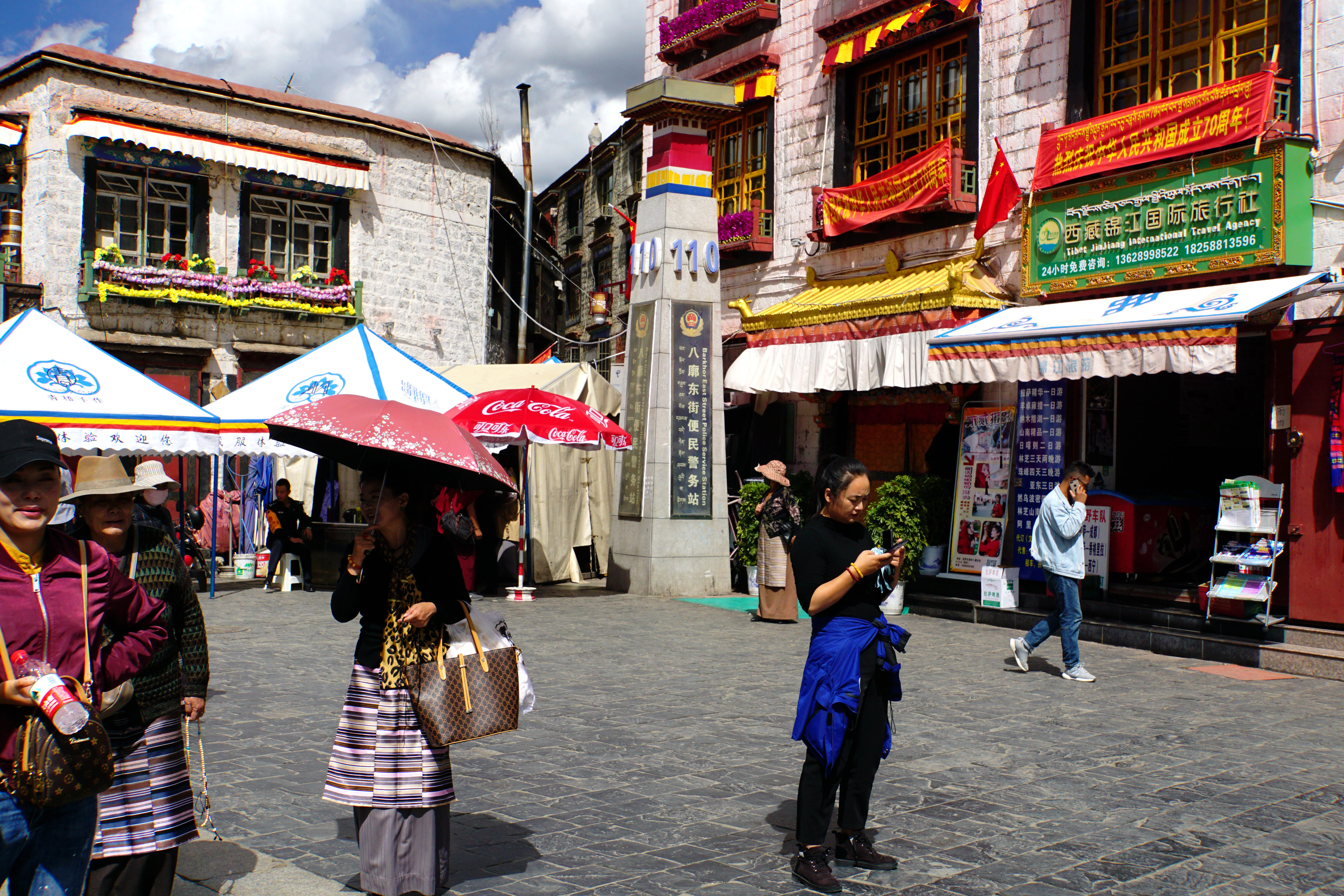 大昭寺|【80天单人单车环藏之旅】观览佛教圣地大昭寺，八廓街猎摄盛装美女