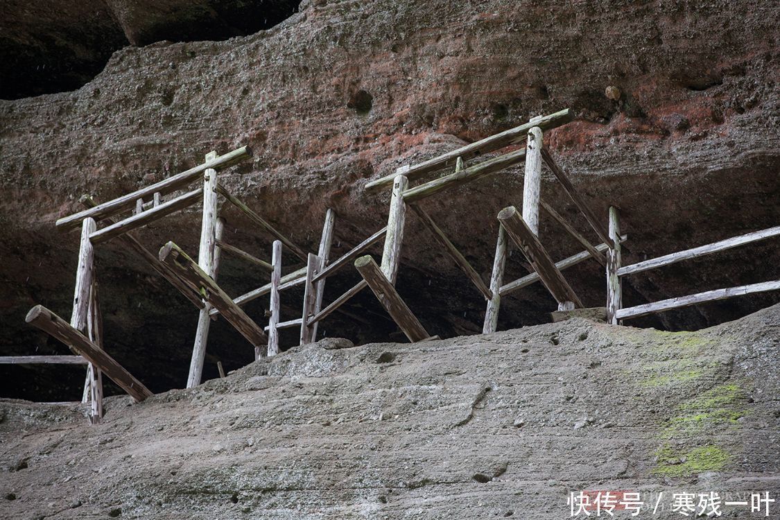 崖洞|武夷山神奇天车架，为躲避战乱，古人在绝壁石洞建起300人的村子